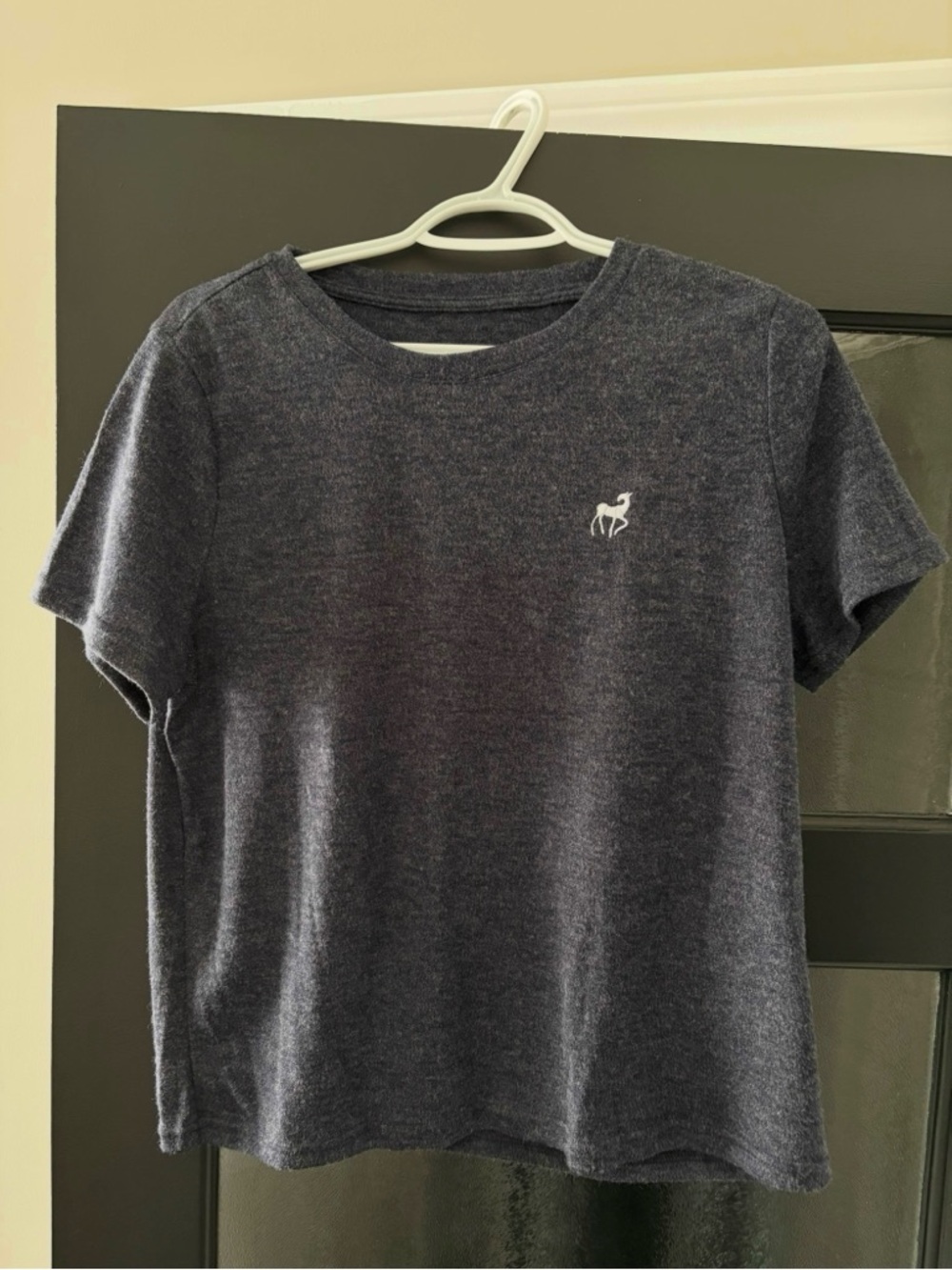 Classic Men's Navy Short-Sleeve Crewneck Shirt